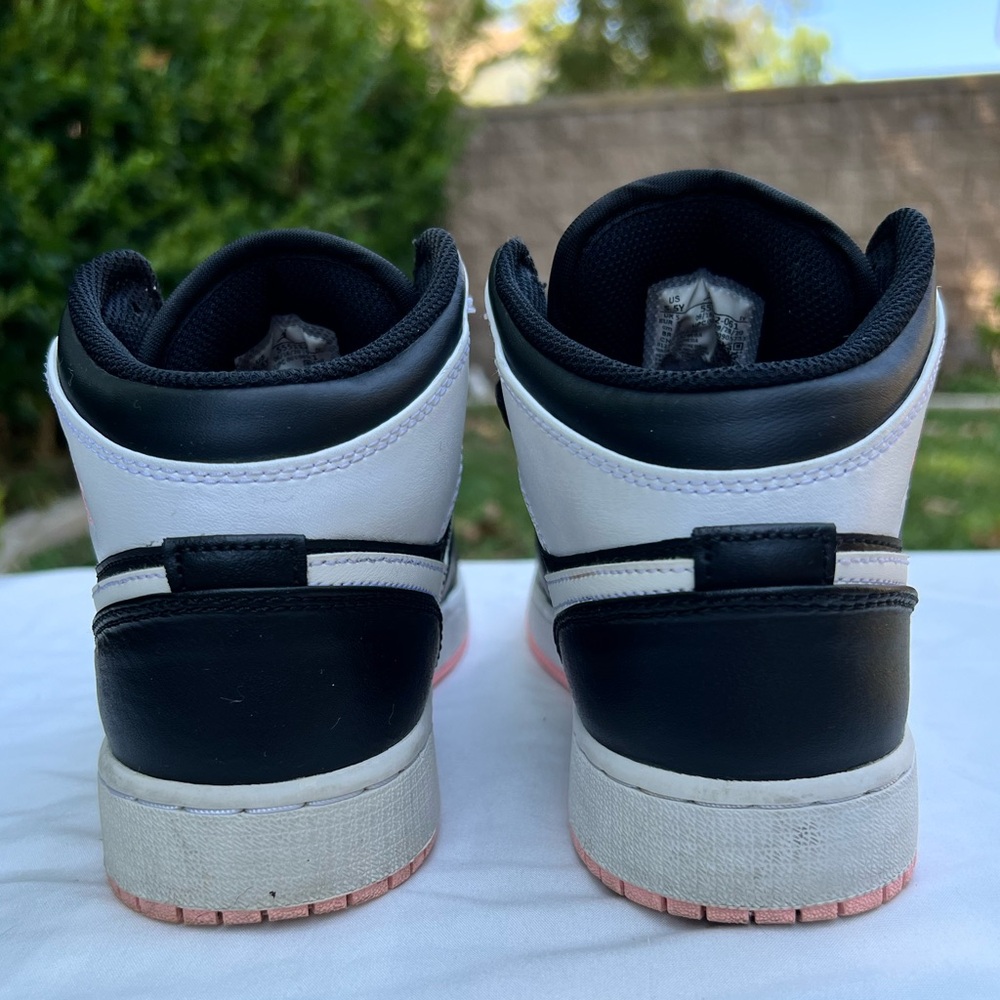Air Jordan 1 Mid Black/White/Pink Kids Shoe Size 5.5Y - Picture 2 of 14